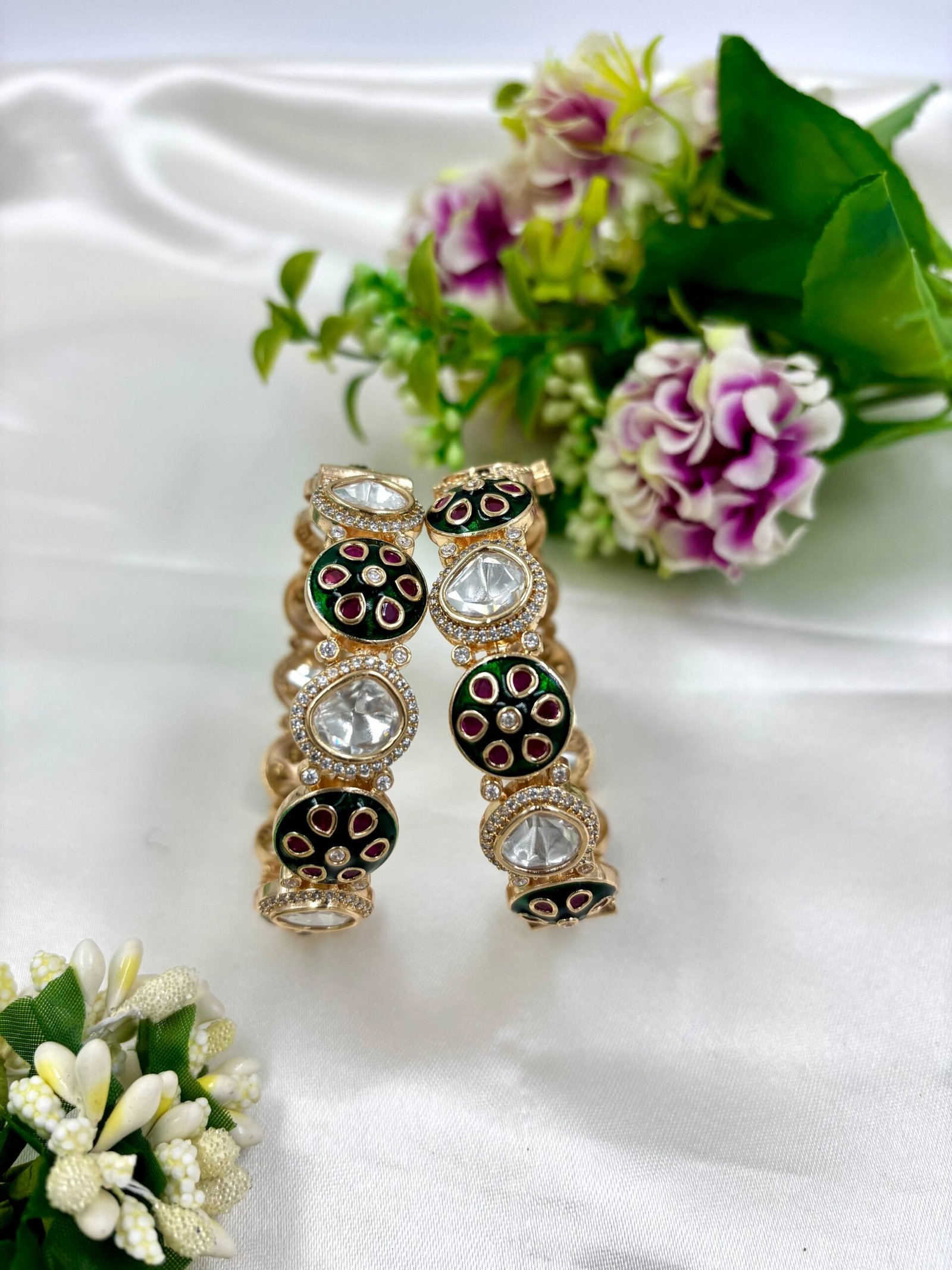 Iravi Premium Moissanite Kundan Bangles